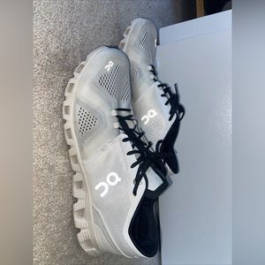 On Cloud Running X Mens Sise 13